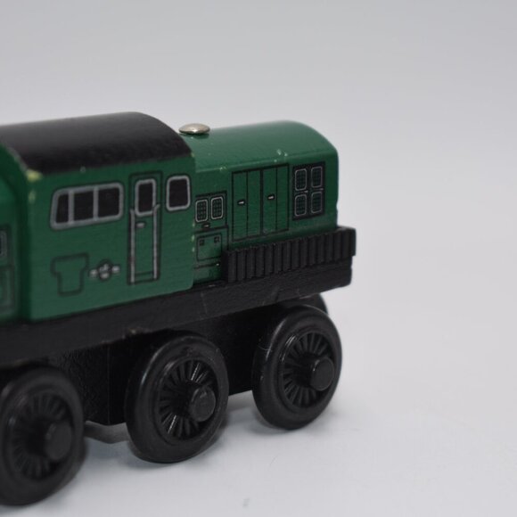 Thomas & Friends DEREK Wooden Railway Train Tank Engine the Diesel Rare 2001 - Picture 4 of 10